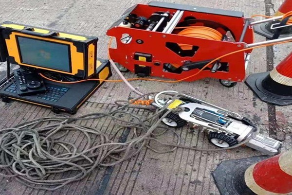 乐东CCTV管道检测机器人